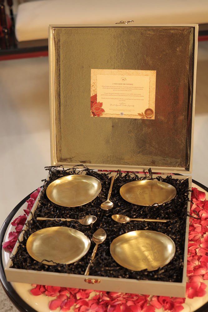 Brass tapas plate & Brass tea spoons Gift box Secondary image