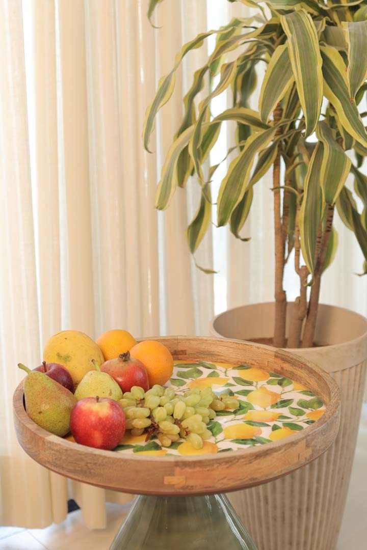 Lemon Wood Round Tray Set of 2 Secondary image